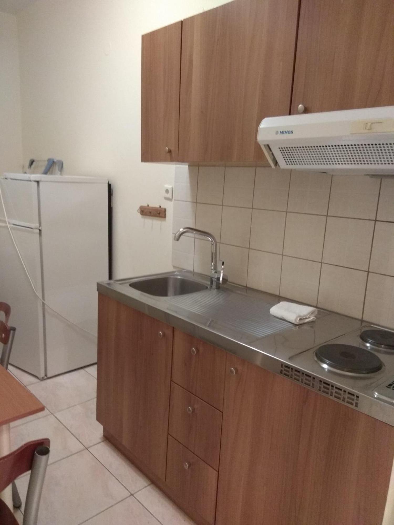 니키티 Nikos House 아파트 호텔 외부 사진