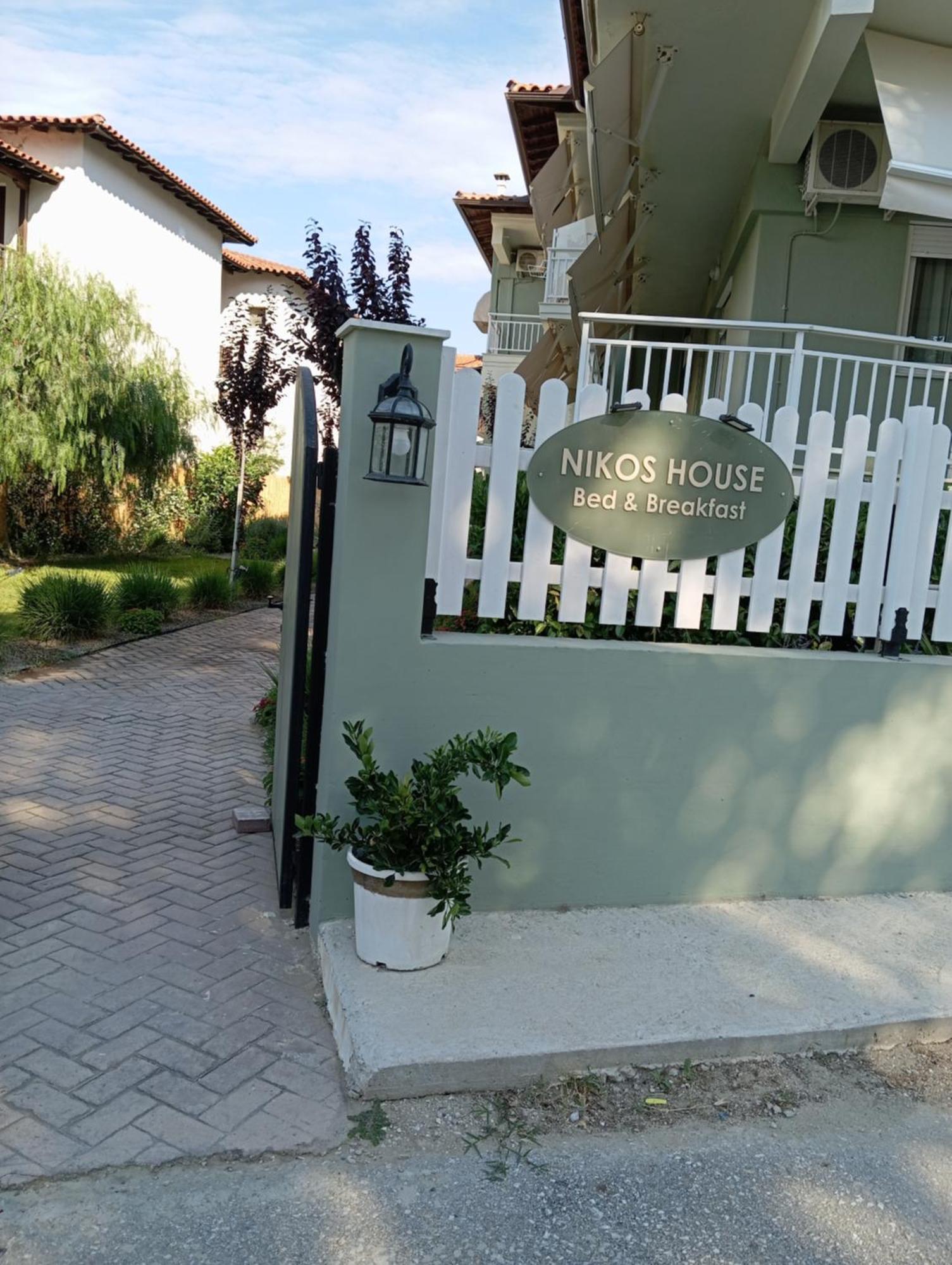 니키티 Nikos House 아파트 호텔 외부 사진